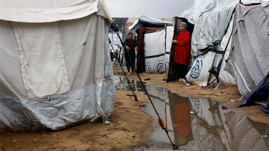 Floods swamp homeless Palestinians' tents in Gaza as winter looms
