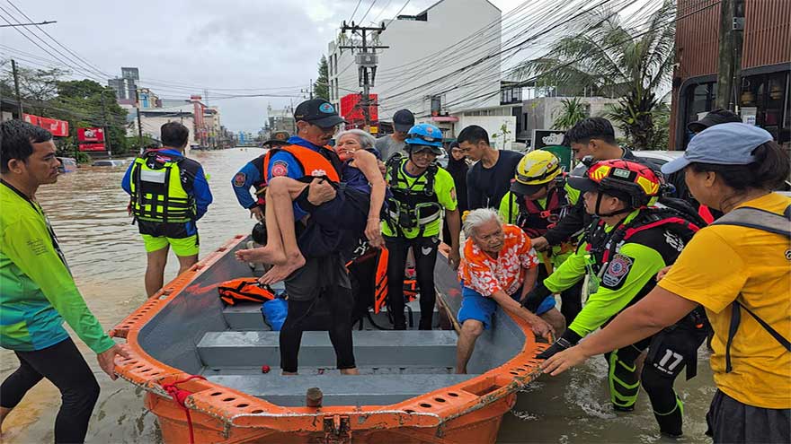 Thai floods death toll at 33, official says