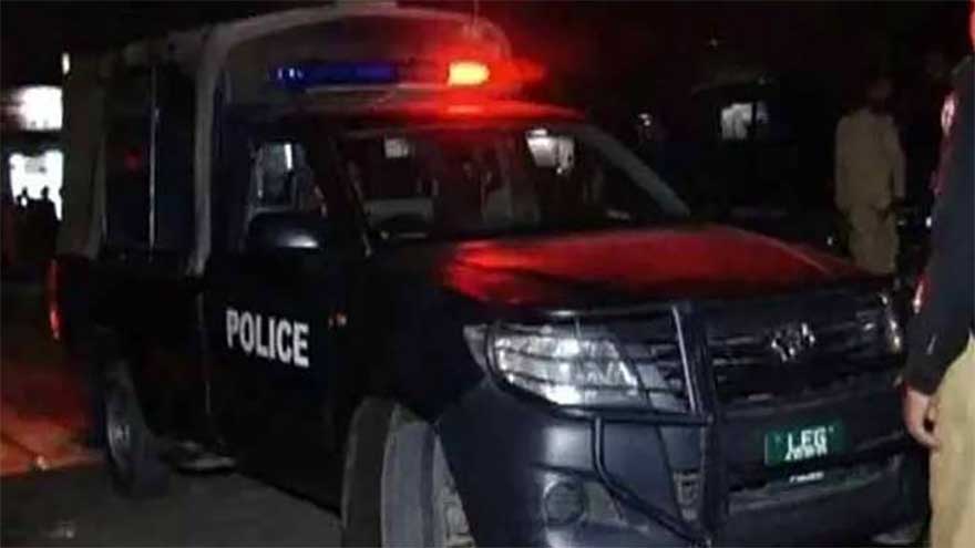Robber killed, other held during 'encounters' in Mandi Bahauddin