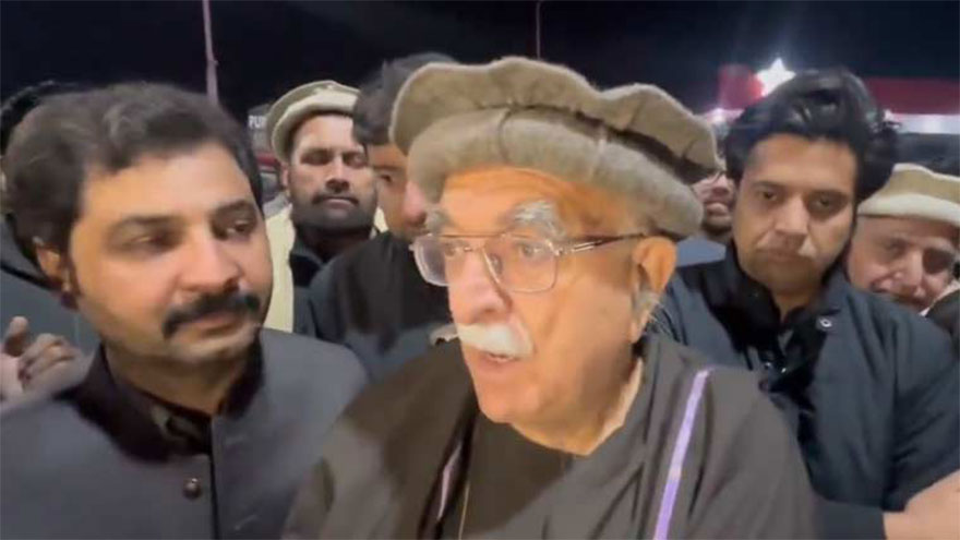 Achakzai asks PTI to use public power to halt proceeding of parliament