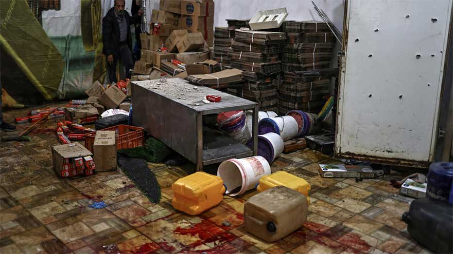 Israeli forces shoot dead two Palestinians apparently surrendering in West Bank