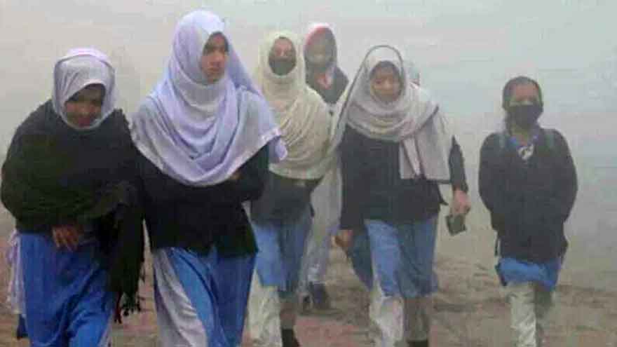 KP shifts school timings to 9am as heavy fog disrupts morning routine