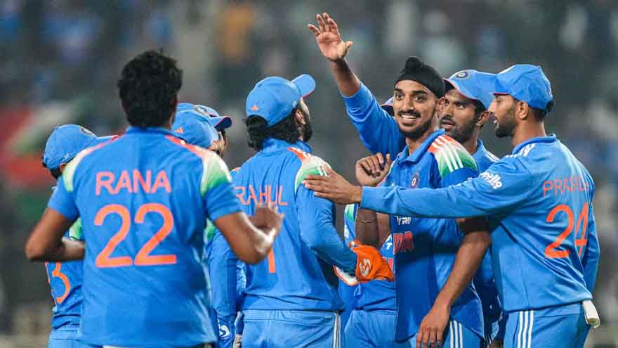 Kohli scores century as India edge South Africa by 17 runs in Ranchi thriller