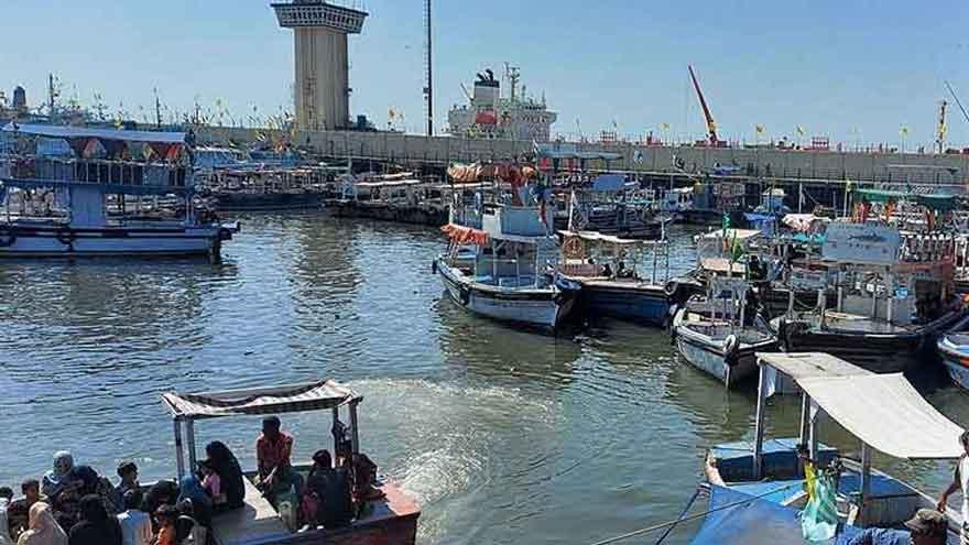 Two women killed as boats collide near Karachi's Keamari
