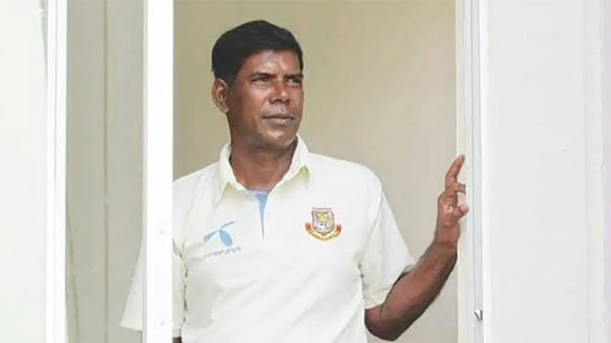 Bangladesh coach returns to work days after suffering minor stroke