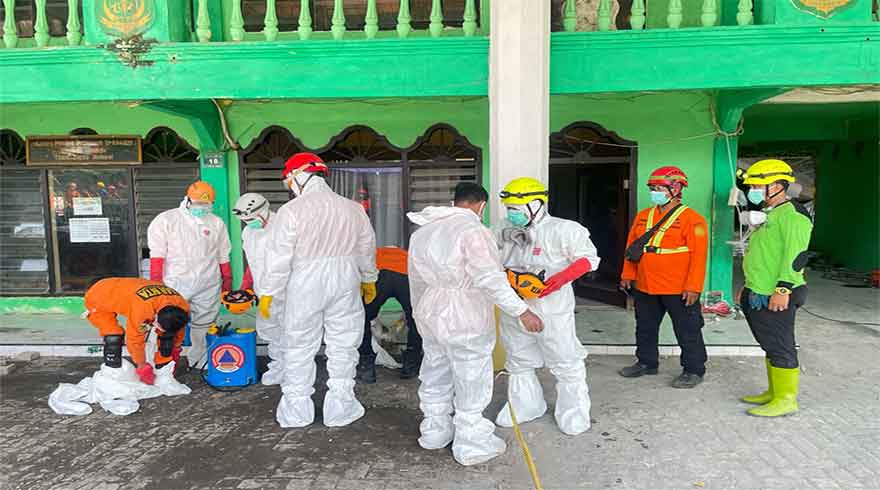 Indonesian crews pull more bodies from rubble of collapsed school as death toll rises