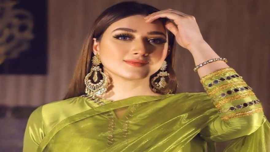Won't work in India even if offered role with Shah Rukh Khan: Momina Iqbal