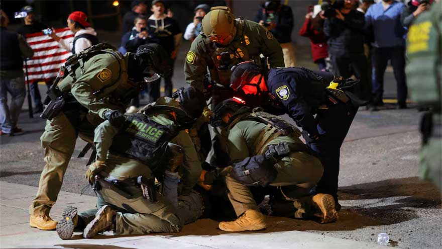 Dunya News US judge blocks Trump from sending any National Guard troops to Portland for now