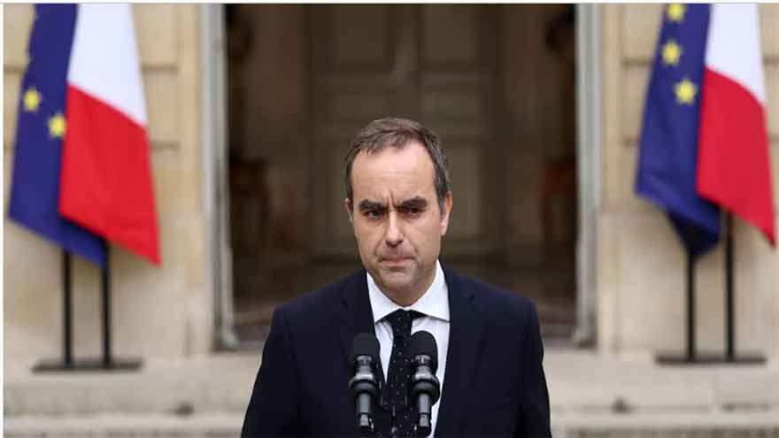 France in crisis as government quits just hours after being appointed