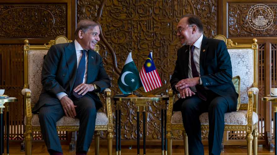 Pakistan, Malaysia ink MoUs across defence, IT, education and tourism
