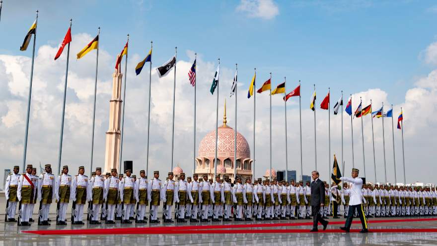 Pakistan, Malaysia ink MoUs across defence, IT, education and tourism