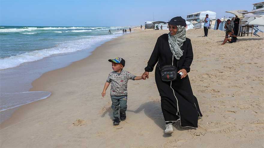 Two years after she was pictured in grief, Gaza woman faces more misery