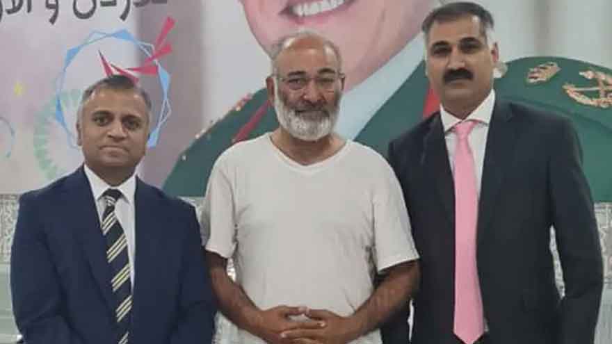 Former senator Mushtaq Ahmed released by Israel, confirms Ishaq Dar