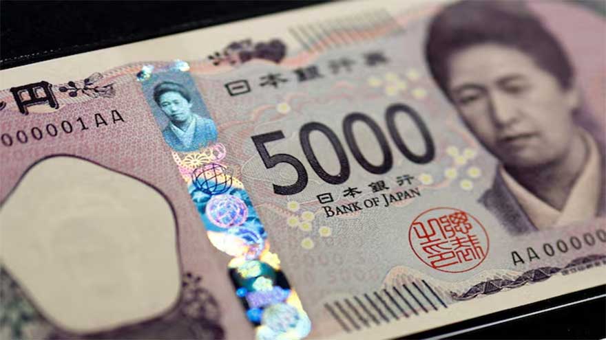 Yen, euro extend declines against dollar as politics dominates