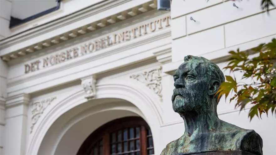 Computer advances and 'invisibility cloak' vie for physics Nobel