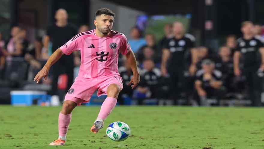 Former Barcelona defender Alba to retire at end of season