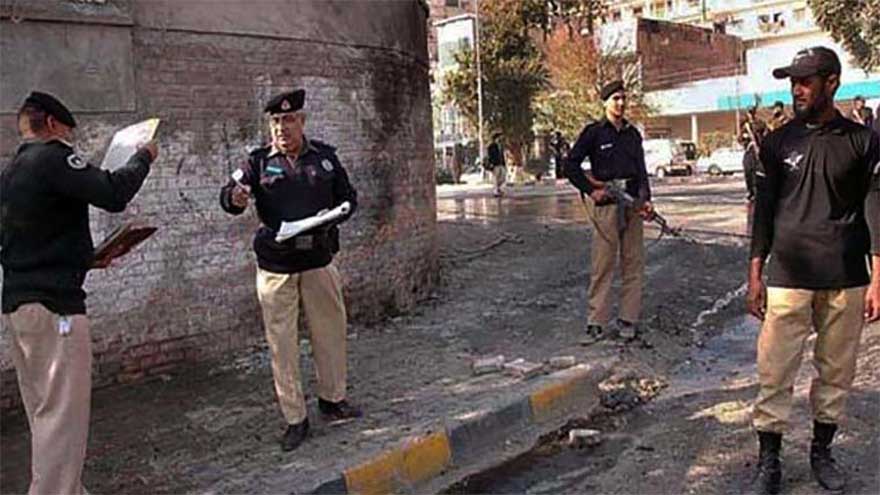Three suspected outlaws killed in Peshawar police 'encounter'