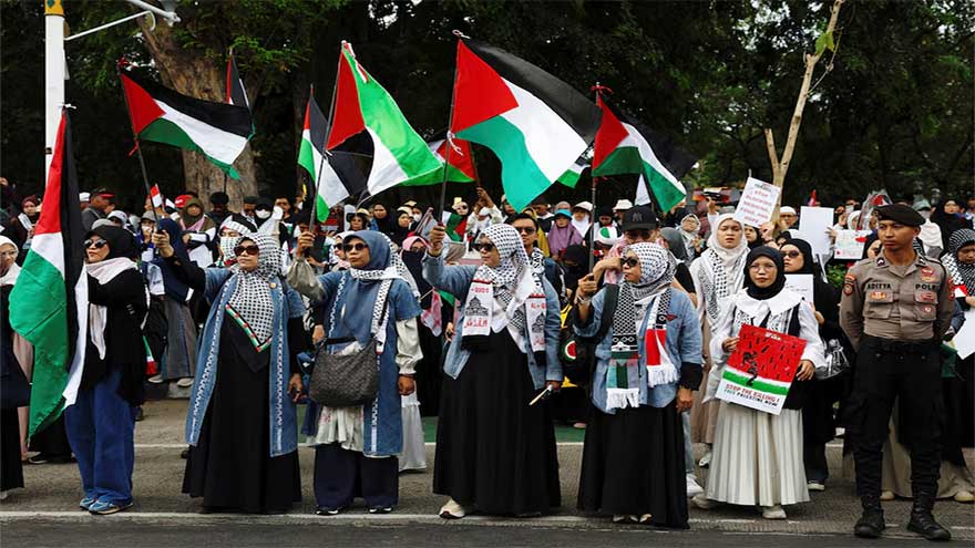 Pro-Palestinian protests, vigils for victims mark October 7 anniversary
