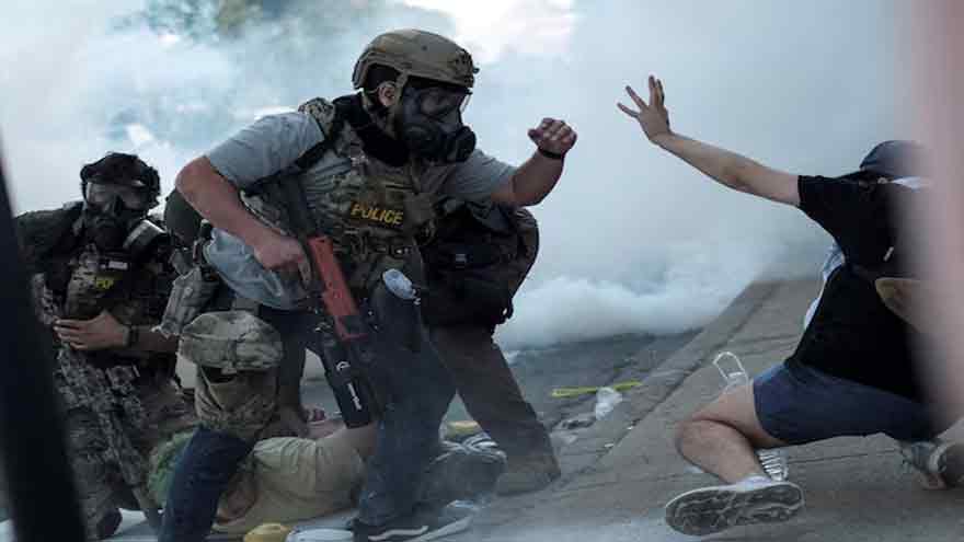 Trump calls for jailing Democratic leaders as troops prepare for Chicago deployment