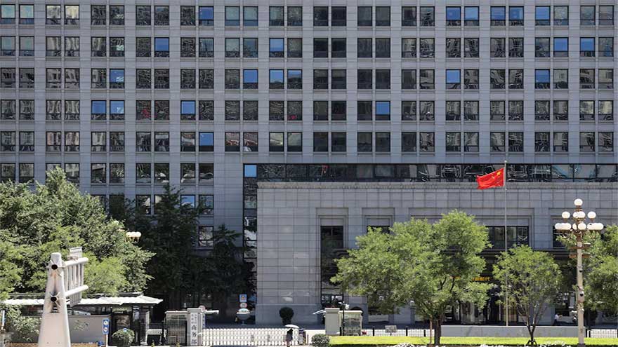 Dunya News China tightens rare earth export controls, targets defence, semiconductor users