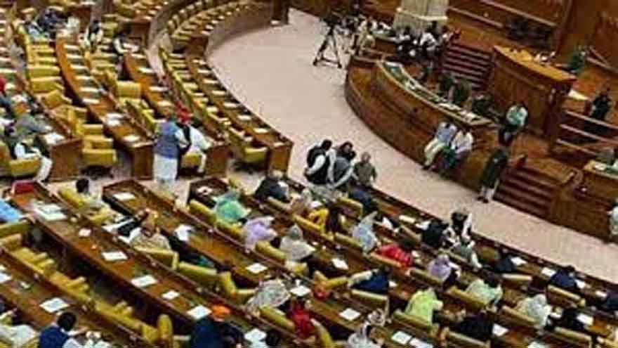 Imran Khan orders resignation from Punjab assembly committees amid political maneuvers