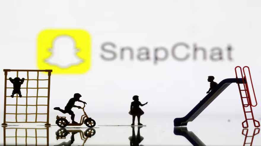 European Commission reviews child safety on Snapchat, YouTube, app stores