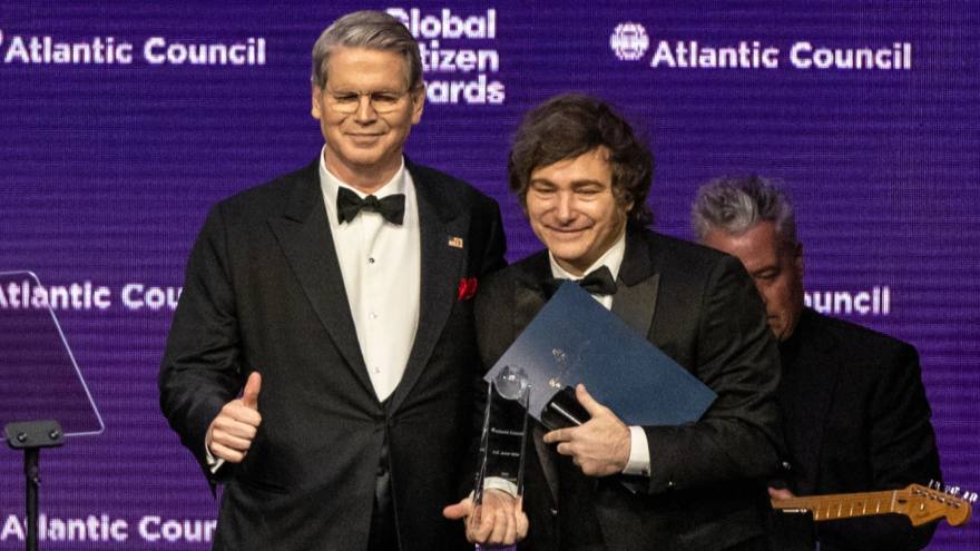 US buys Argentine pesos, finalises $20 billion currency swap