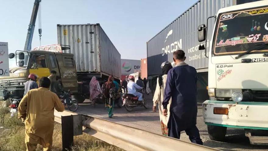 All major entry points of Lahore, Islamabad closed due to religious party protests