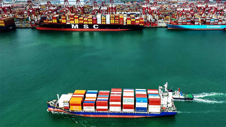 China accuses US of 'double standards' over new tariffs threat