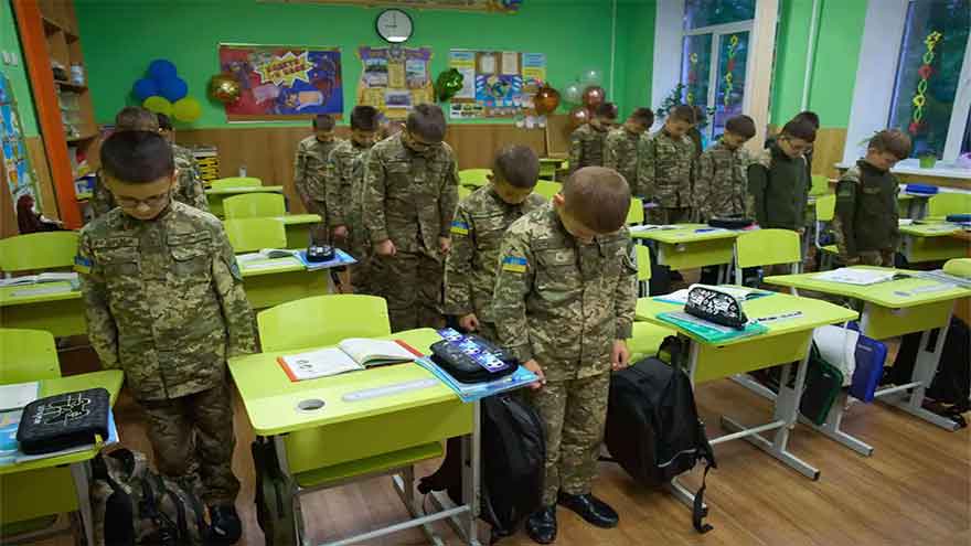 A nation pauses: Ukraine's daily moment of remembrance endures through intensified Russian attacks