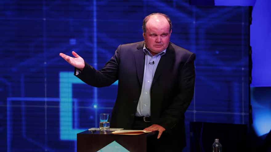 Peru's 'Porky', mayor of Lima, quits to run for president