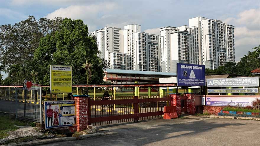 Around 6,000 students in Malaysia infected with influenza, prompting school closures