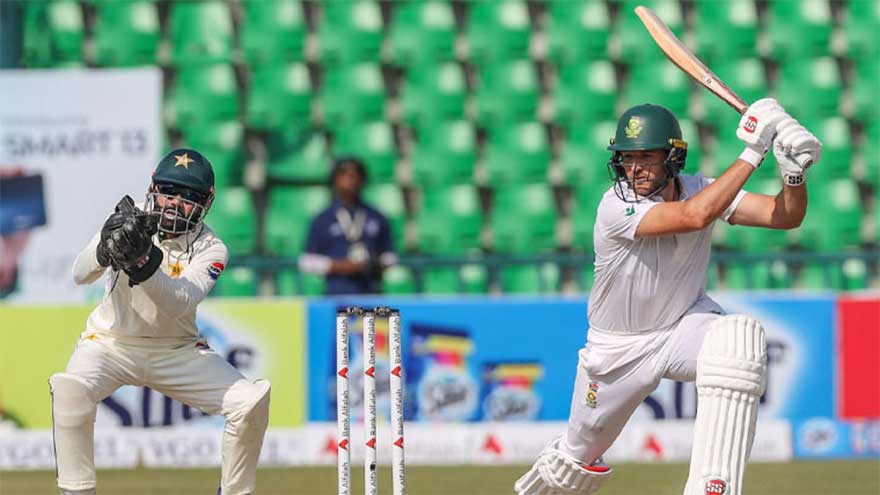 South Africa need 226 more to win first test against Pakistan as day 3 ends