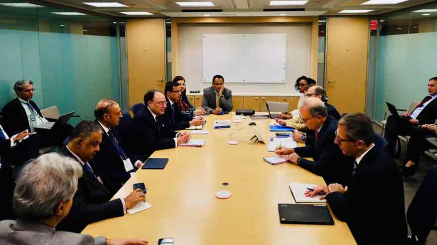 Aurangzeb meets IMF director, reaffirms commitment to Pakistan's reform agenda