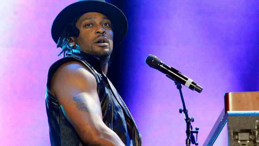 D'Angelo, Grammy-winning R&B singer who became an icon with 'Untitled (How Does It Feel),' dies