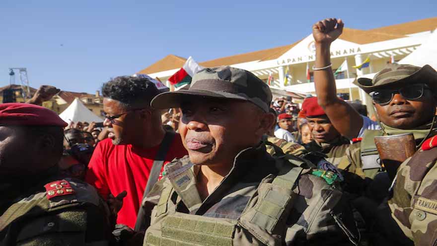 Madagascar coup leader Randrianirina says he will be sworn in as president