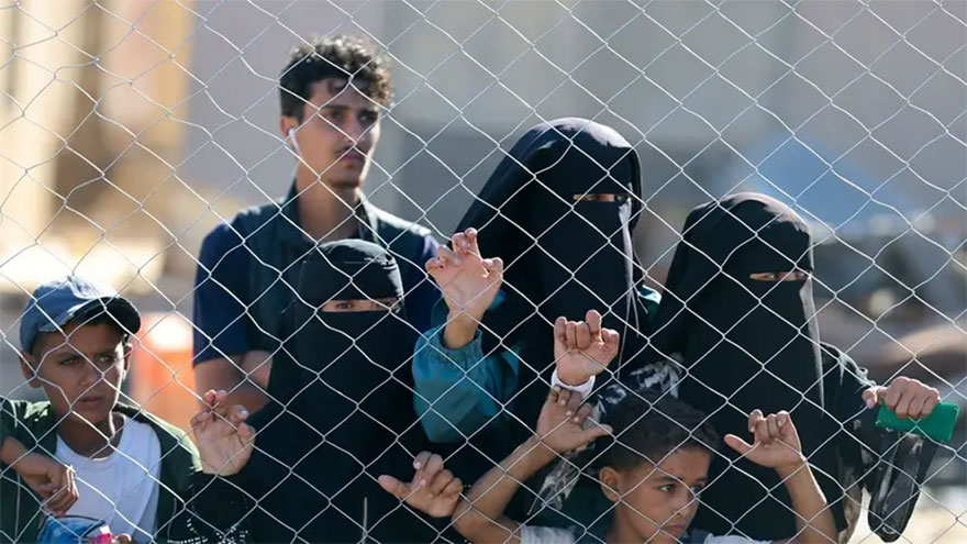 Gaza father hopes reopening of medical corridor can save his injured son