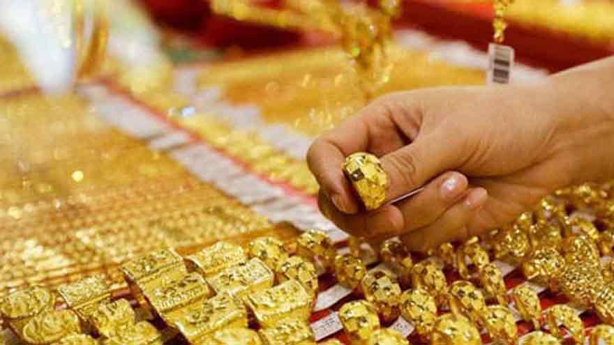 Gold peaks to fresh high after Rs14,100 per tola surge