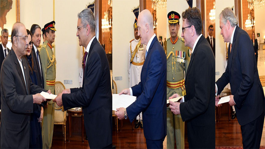 Four new envoys present credentials to President Zardari