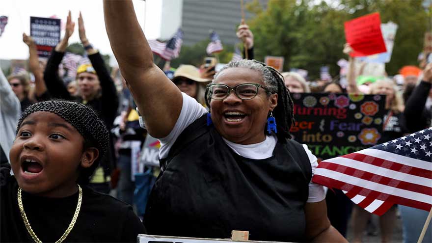 Crowds start to gather for anti-Trump 'No Kings' rallies
