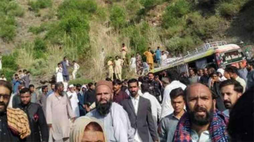 Five killed, 27 injured in Haripur bus crash