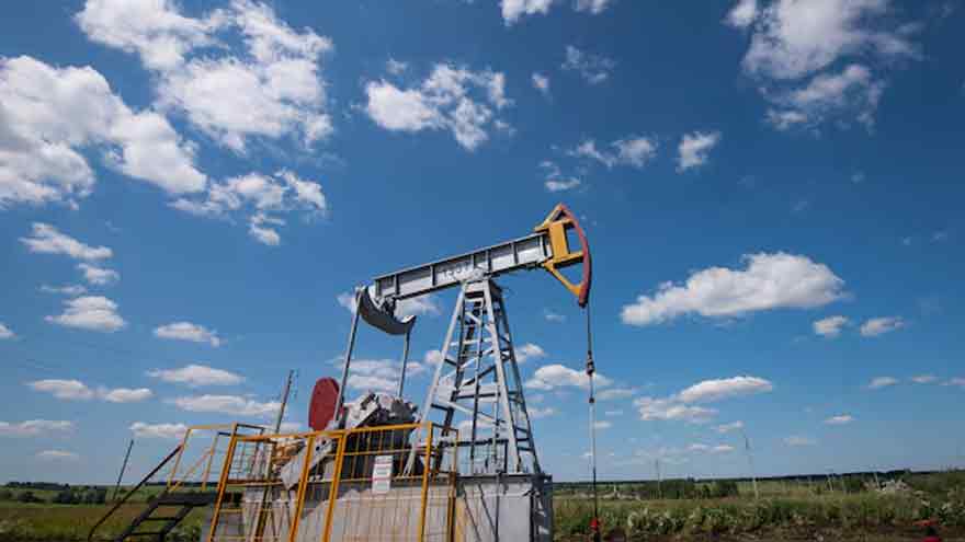 Oil prices slip on concerns over US-China trade tensions