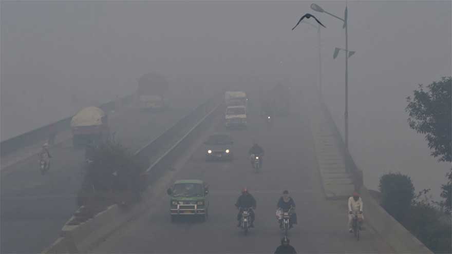 Winds from east make Lahore most polluted city of world