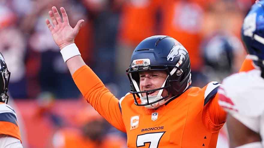 Broncos stun Giants 33-32 with last-second field goal in historic comeback