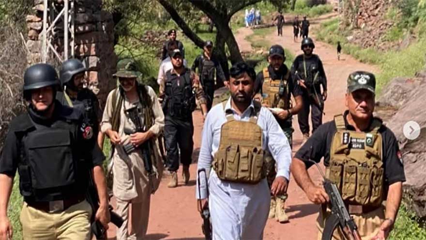 Six POs among 16 suspects arrested in Hangu operation