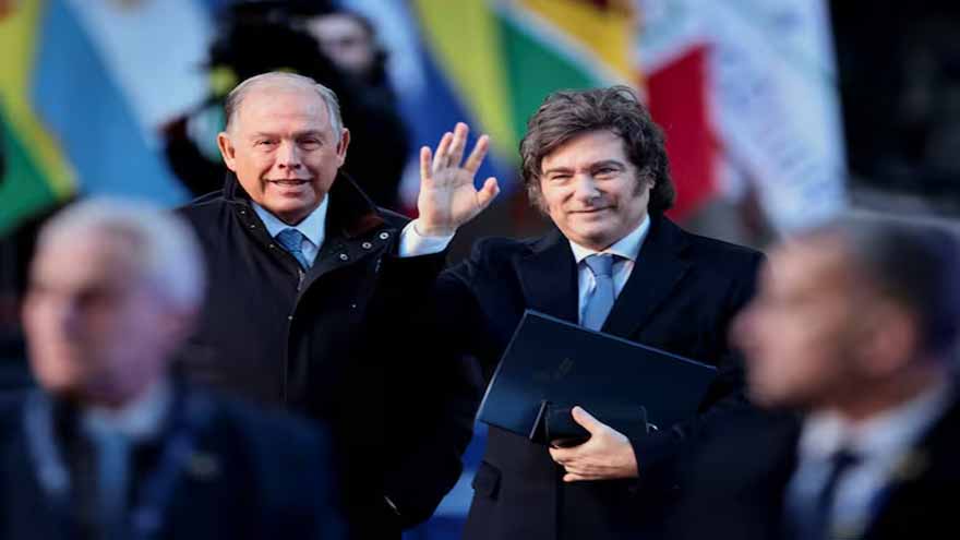 Argentina's foreign minister resigns days before midterm vote