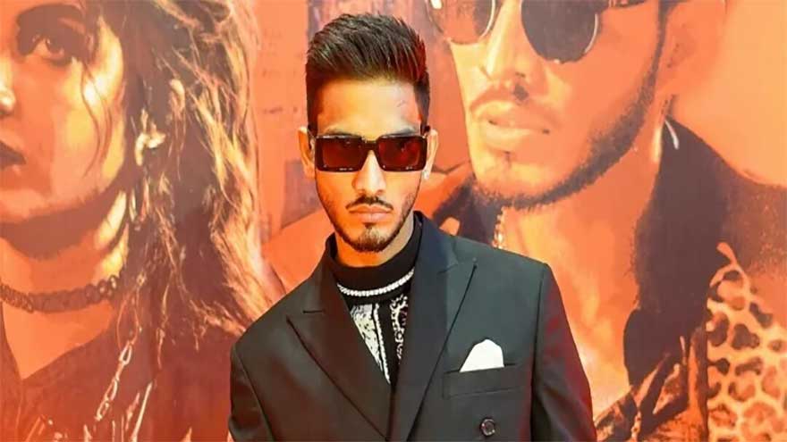 Talha Anjum feels disappointed after fan hurls bottle at him during performance