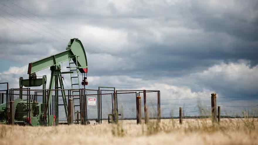 Oil prices dip after surge, remain on track for weekly gain amid supply fears