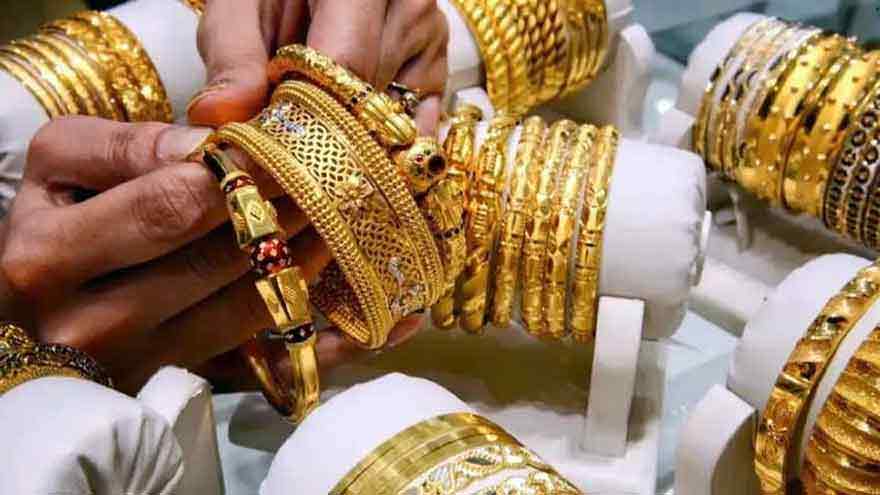 Govt mulls restoring import, export regulations for gold, gemstones trade