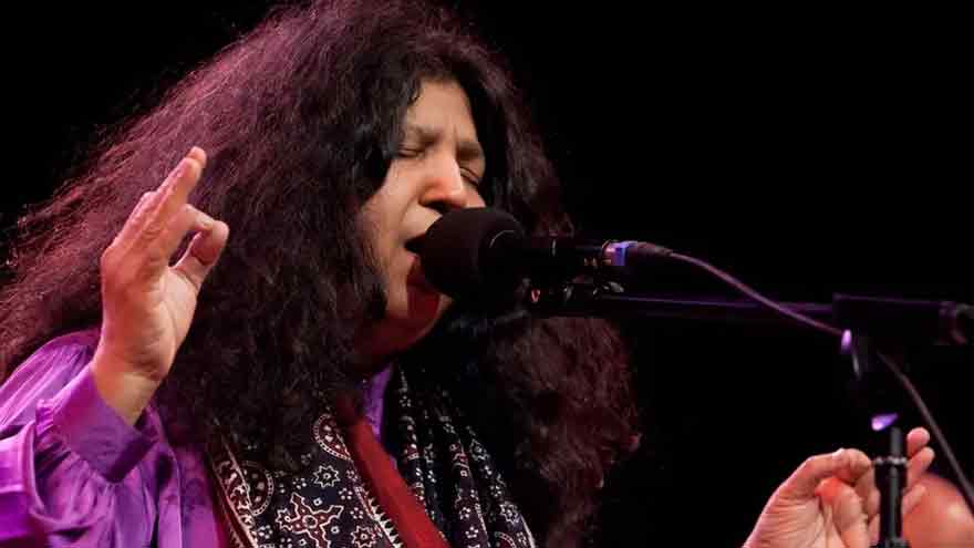 Abida Parveen's team dismisses rumours suggesting singer's ill-health